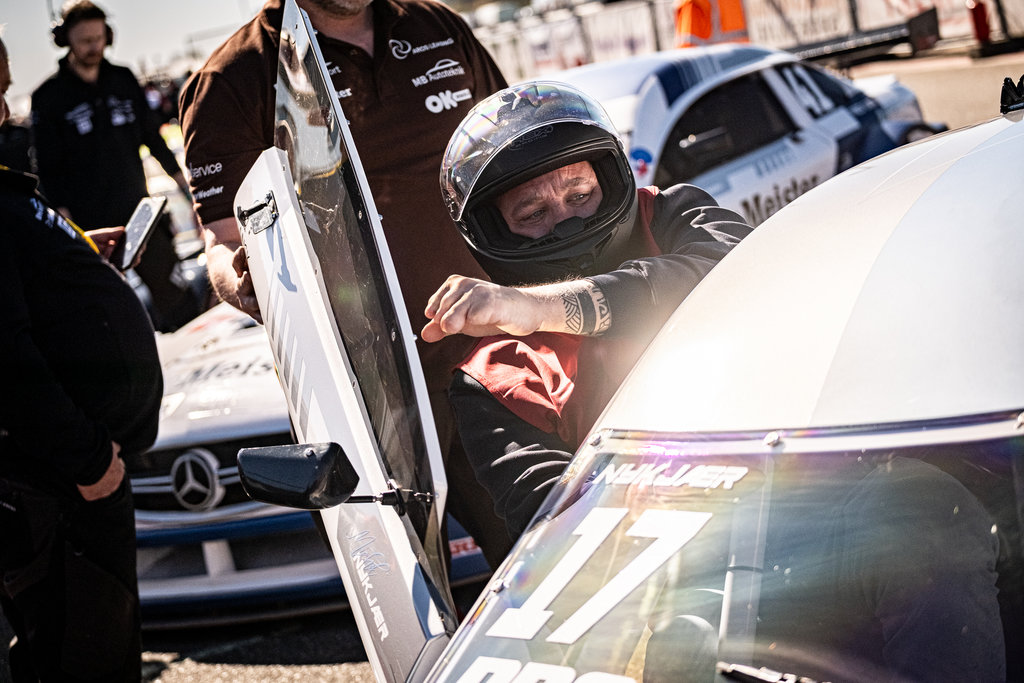 For 800 kroner kan man købe sig til en highspeed-tur i en bil fra Selected Car Group Super GT-klasse
(Foto: Grippo)